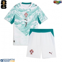 Otroški Nogometni dresi Portugalska Cristiano Ronaldo #7 Gostujoči SP 2026 Kratek Rokav (+ Kratke hlače)
